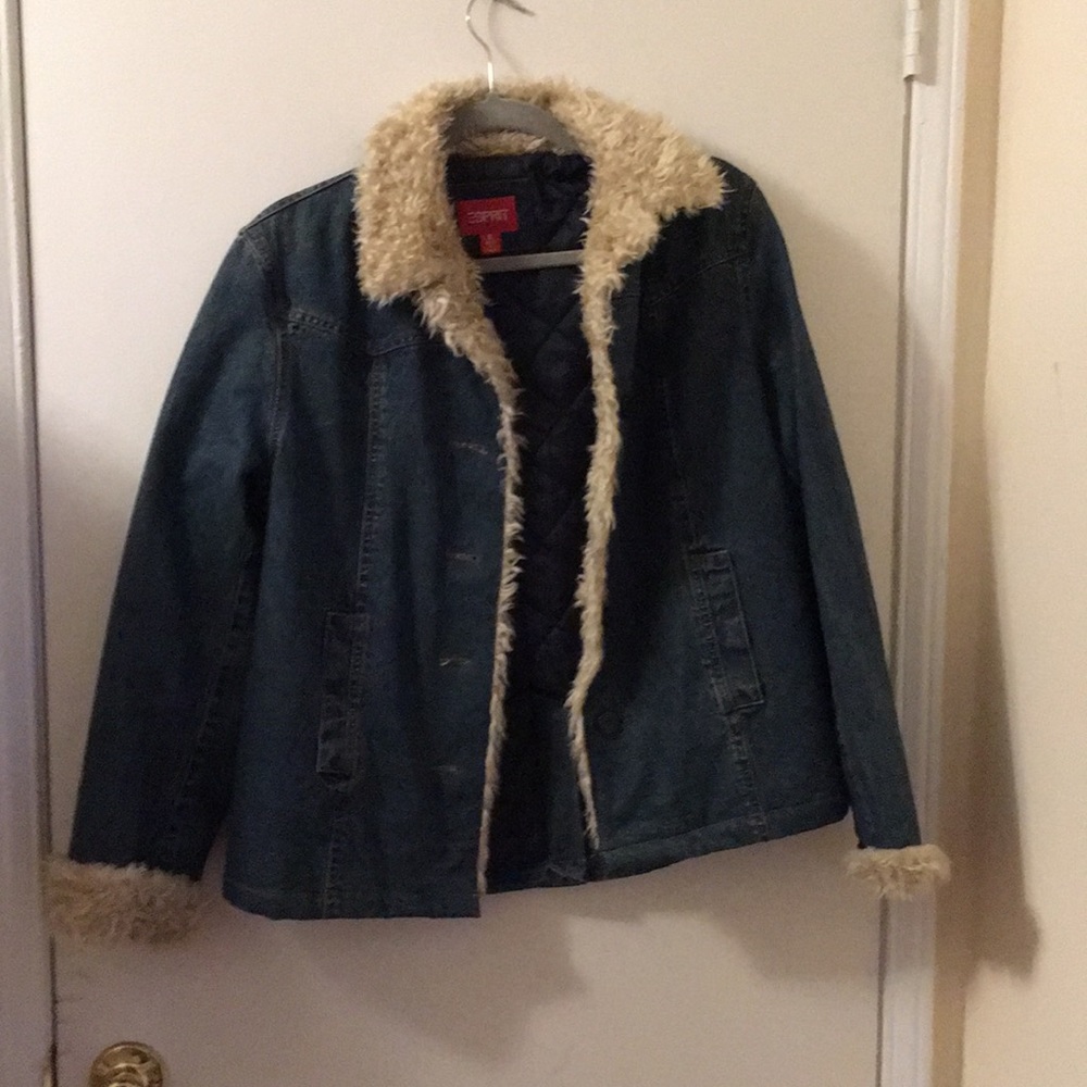 Jean jacket with fur trim